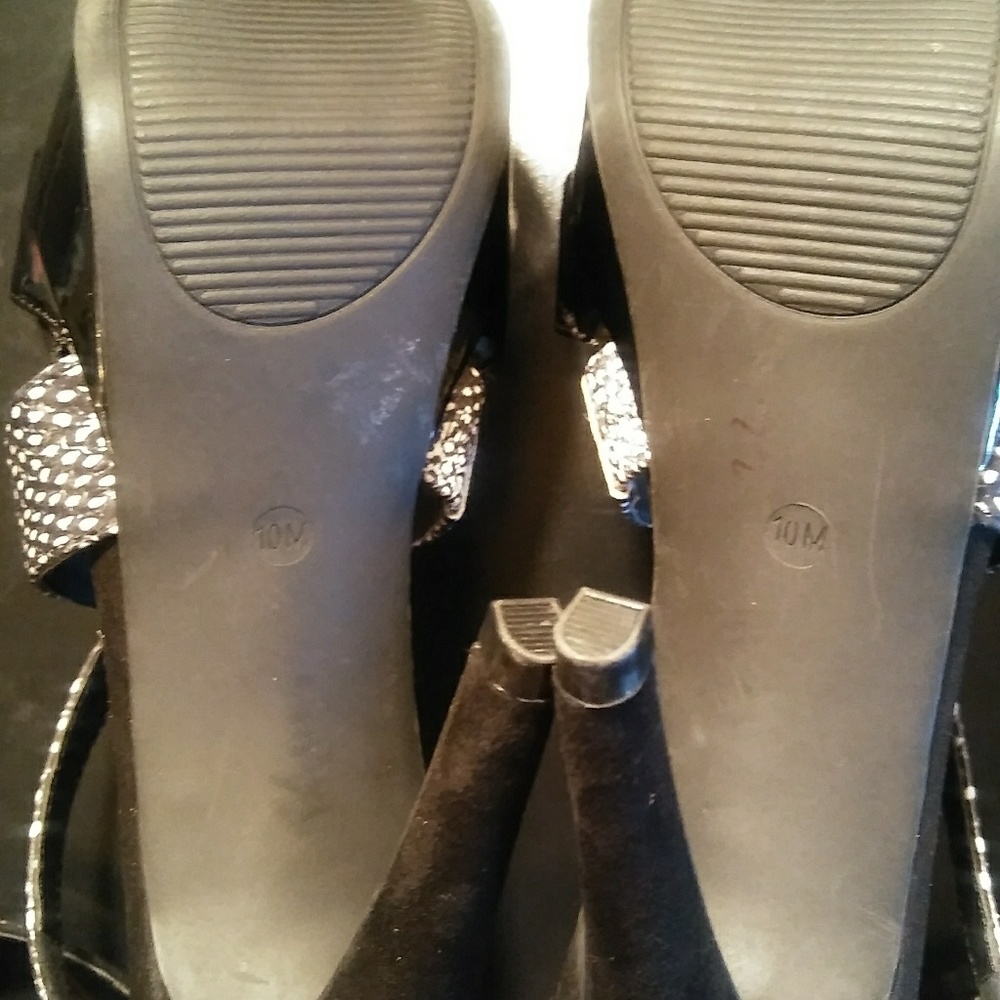 Black/White Guess heels size 10M - Picture 4 of 7